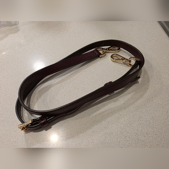 Michael Kors Large Hayley Tote - Plum Exterior Tulip Interior Gold Hardware - Picture 8 of 9